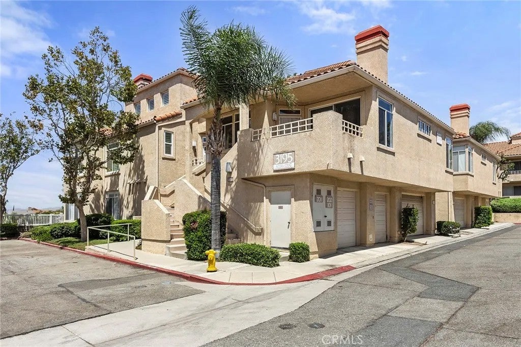 3195 Altura Court 201 — photo