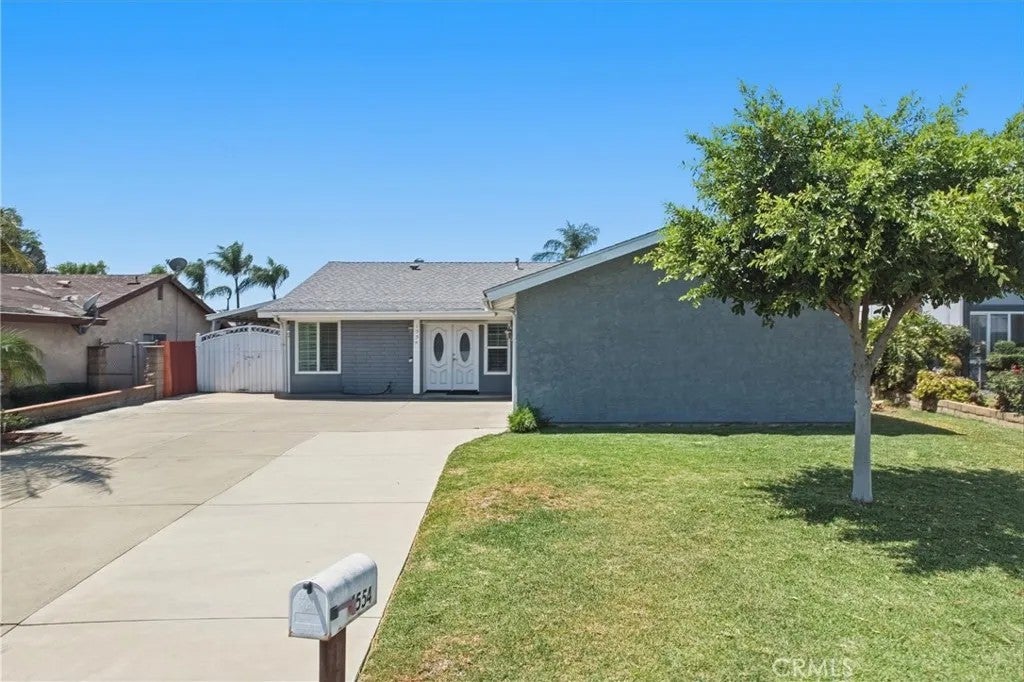 1554 S Cypress — photo