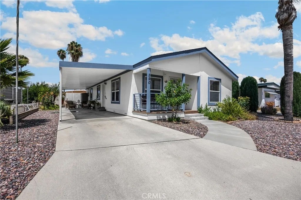 590 San Mateo Circle — photo