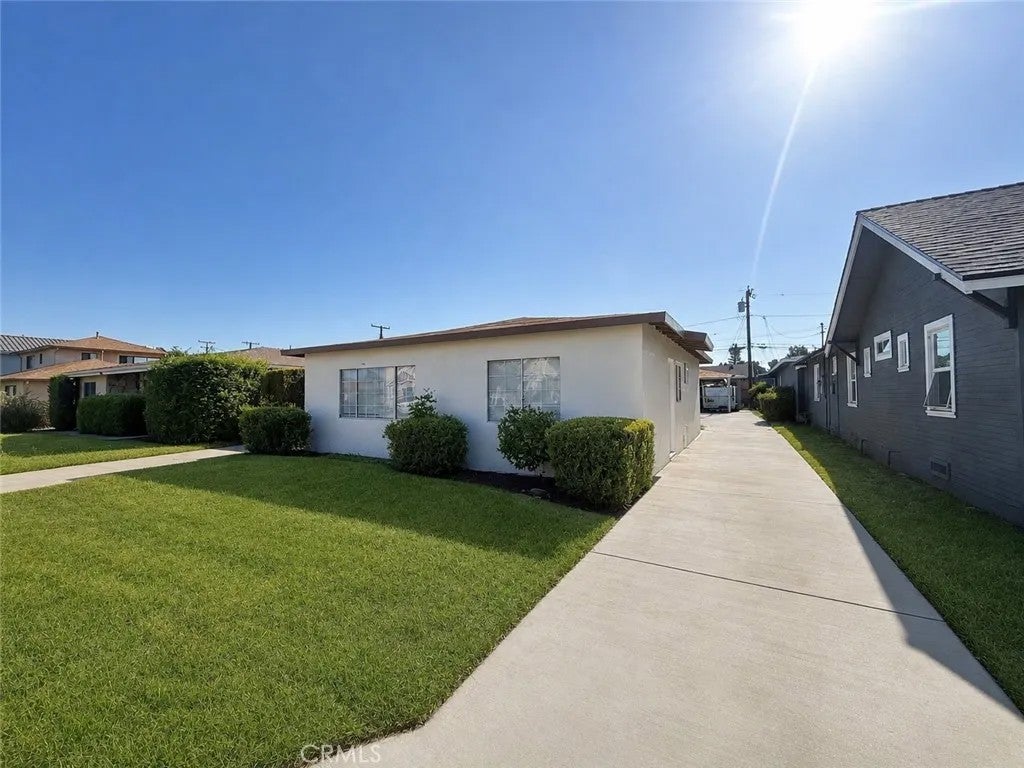 18022 Jersey Ave — photo