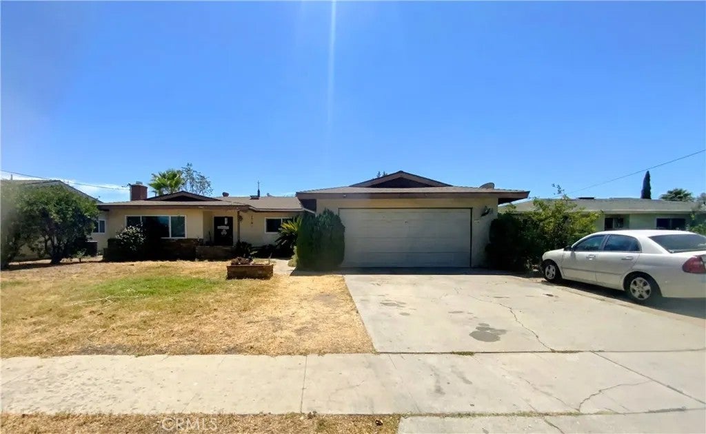 17669 Pinedale — photo
