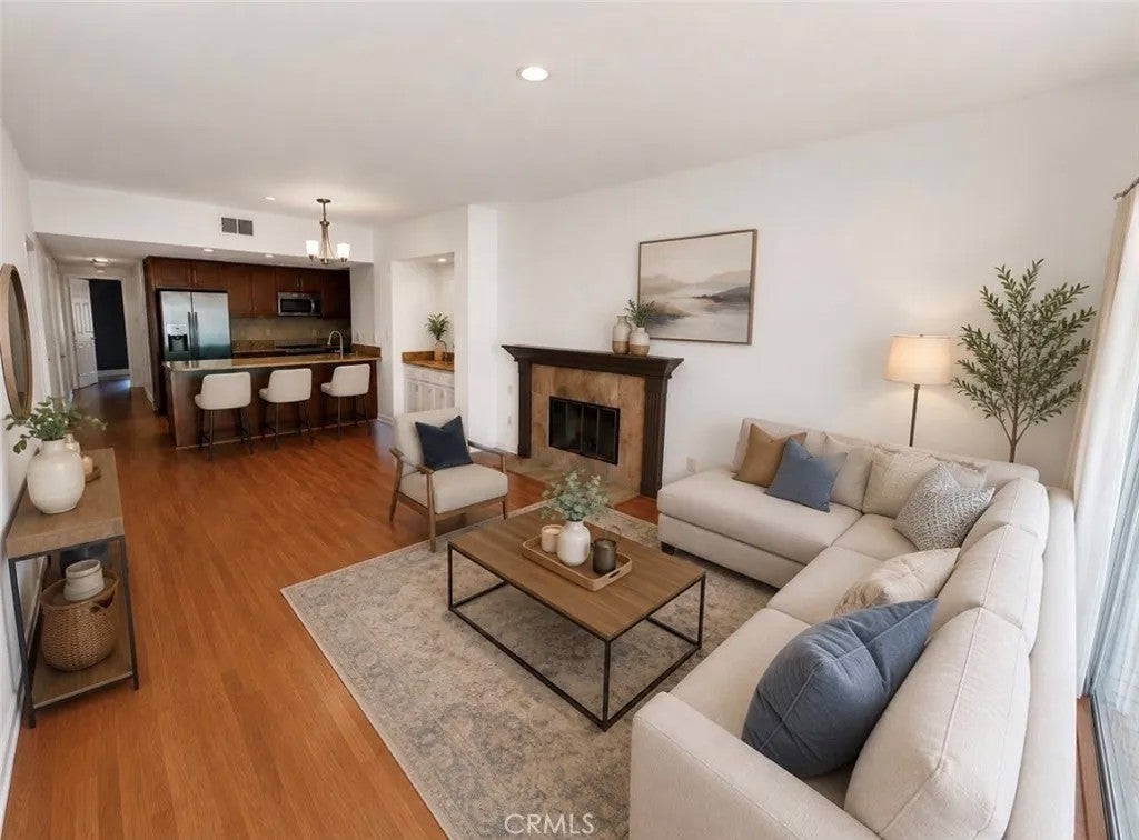 11630 Warner 510 — photo