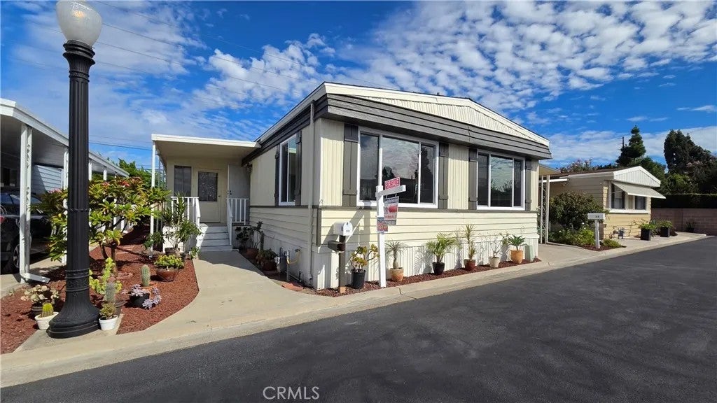 12101 Dale 69 — photo
