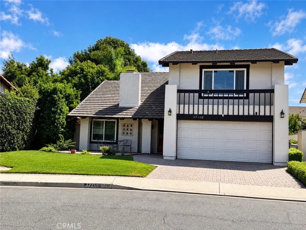 17110 Los Robles — photo
