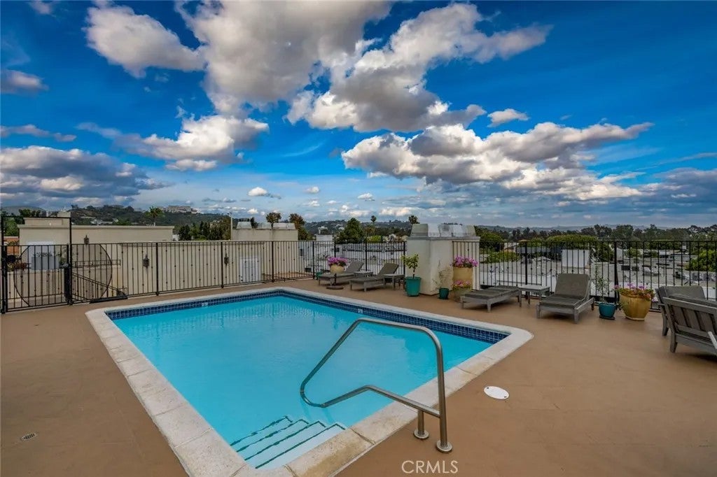 11740 W Sunset Boulevard 14 — photo