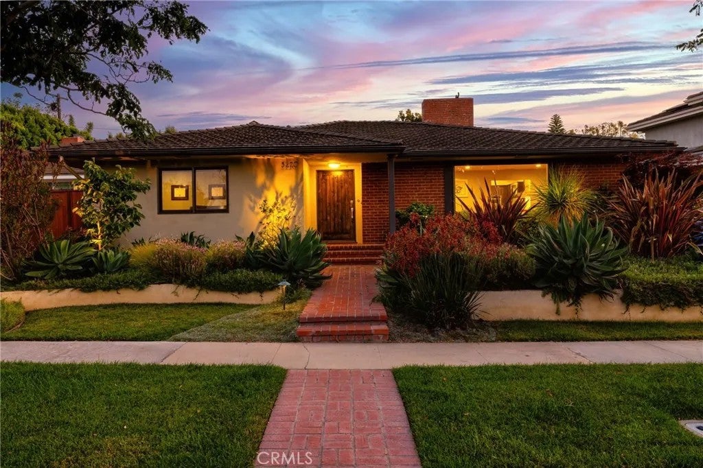 5220 E Los Flores Street — photo