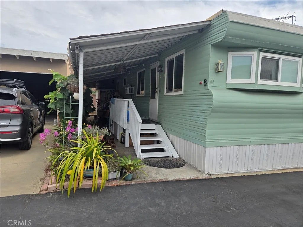 1436 W 130th St. Spc 8 — photo
