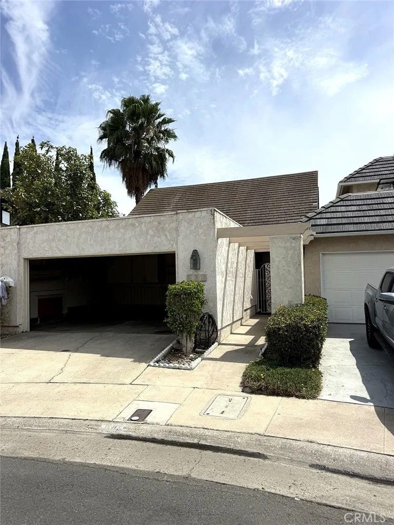 8170 Crowley — photo
