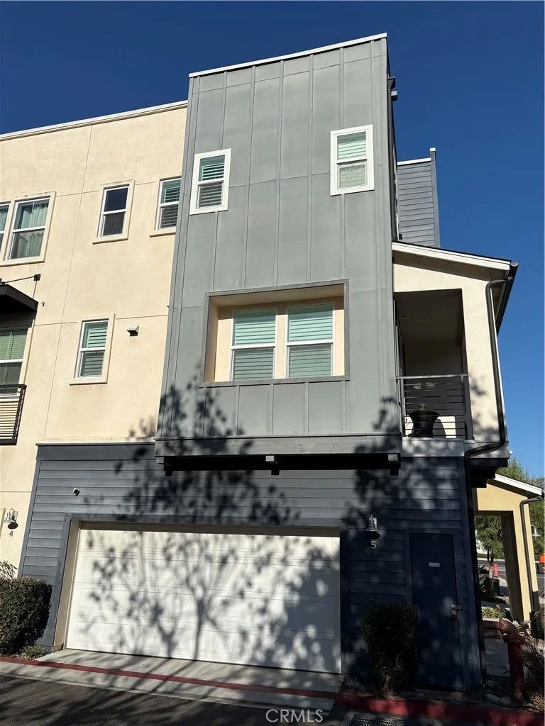 1422 N Harbor — photo