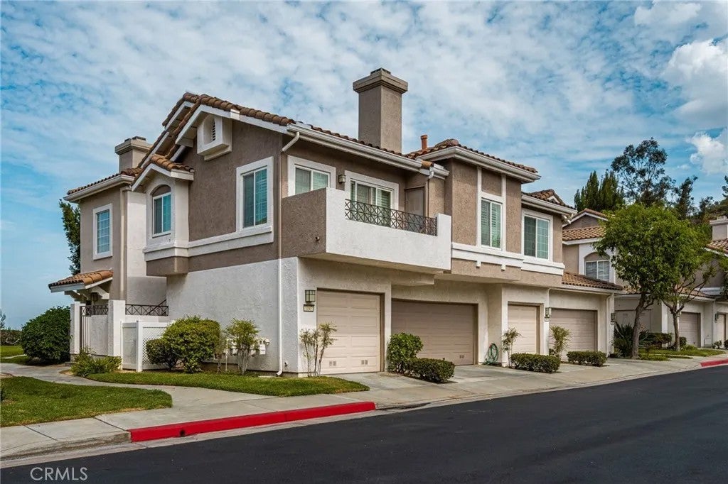 1045 S Daybreak Court — photo