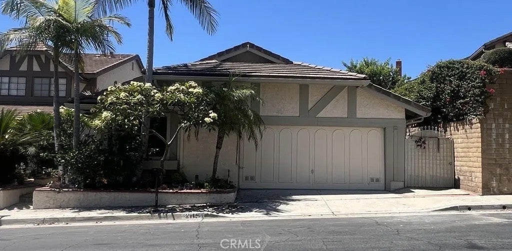 2115 Baywood — photo