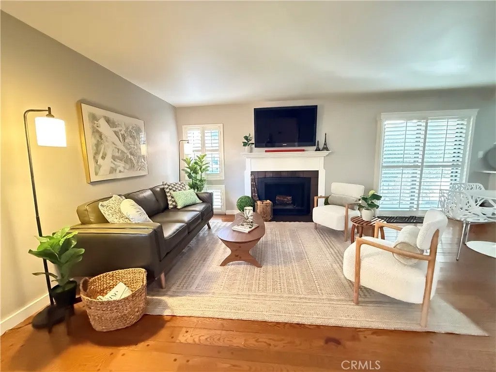 312 Pasadena 10 (C) — photo