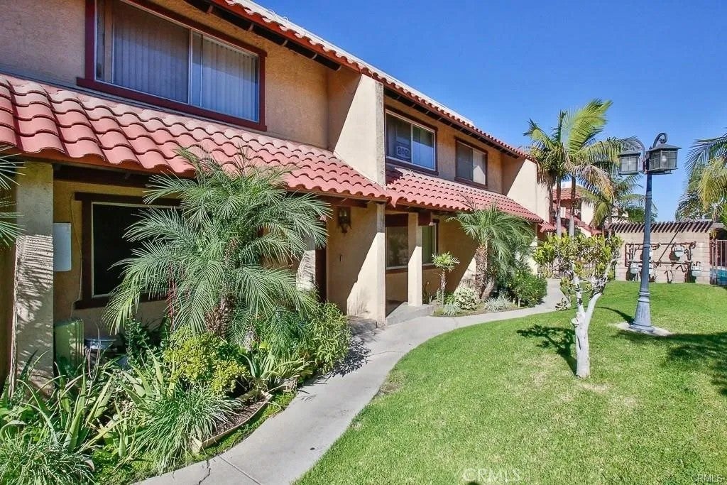 9741 Acacia 8 — photo