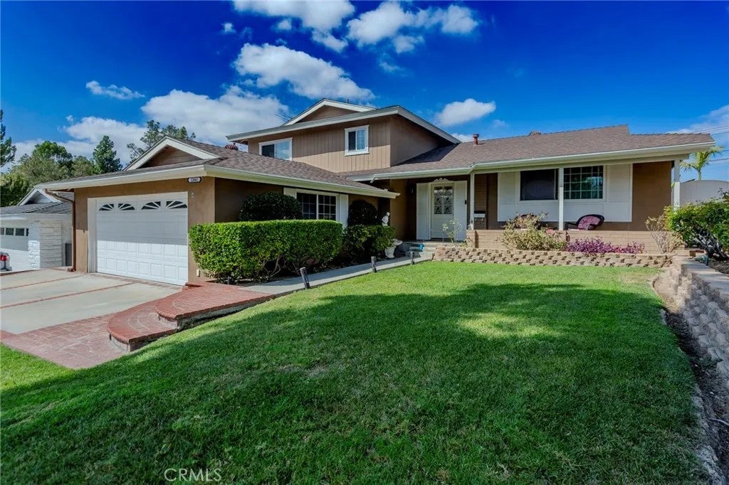 12041 Mayes Drive — photo
