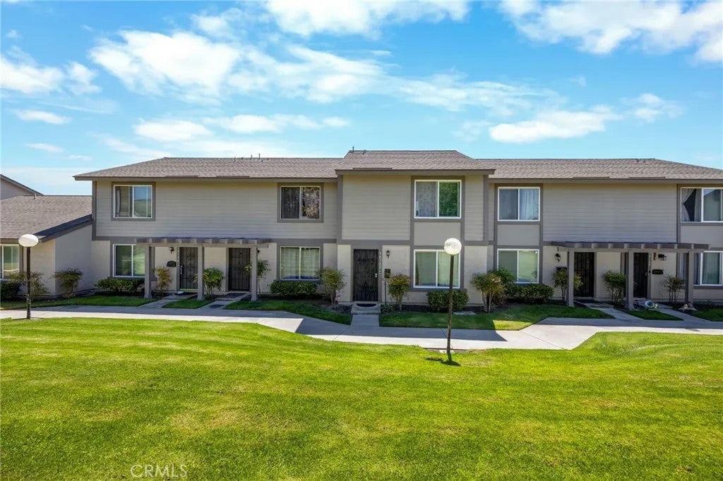 3010 Bradford D — photo