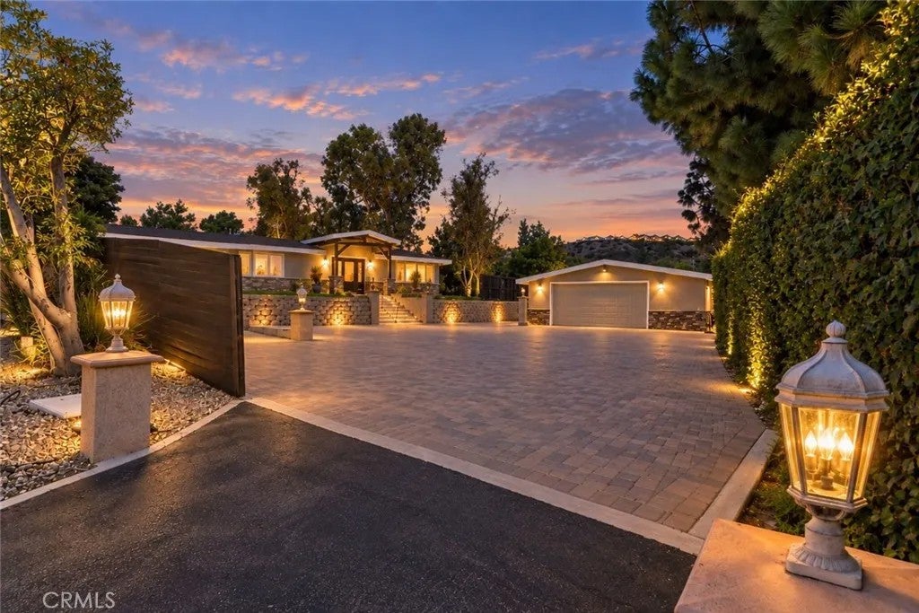 12756 Barrett Lane — photo