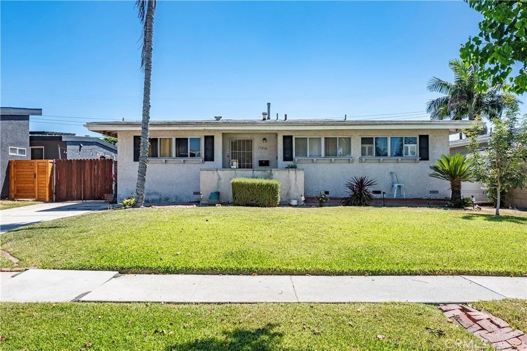 15438 Fernview Street — photo