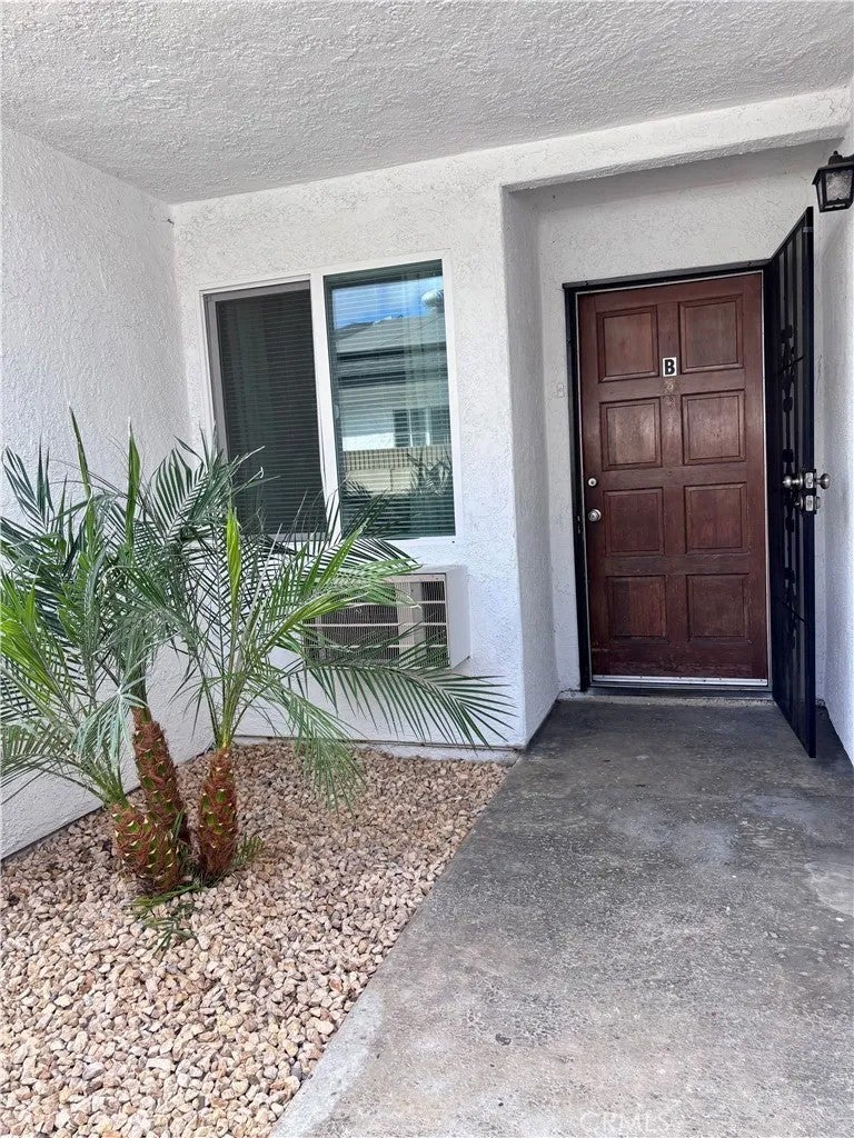 840 Anaheim # B — photo