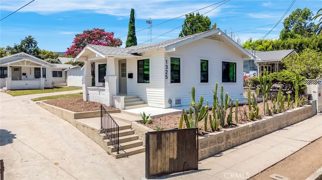 1325 Talmadge Street — photo