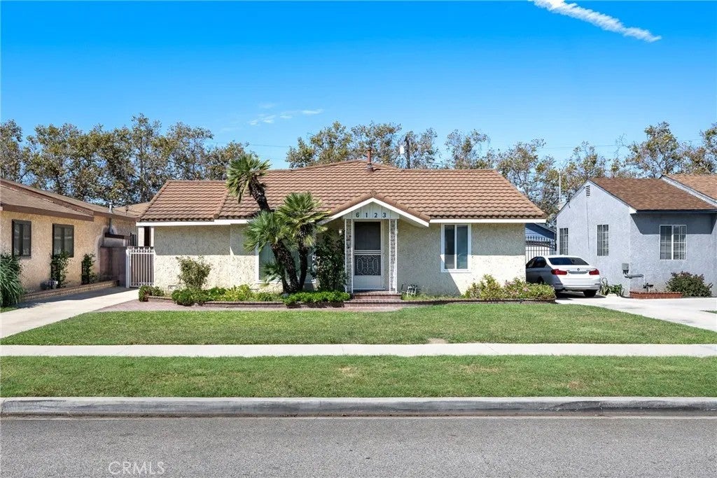 6123 Pepperwood — photo