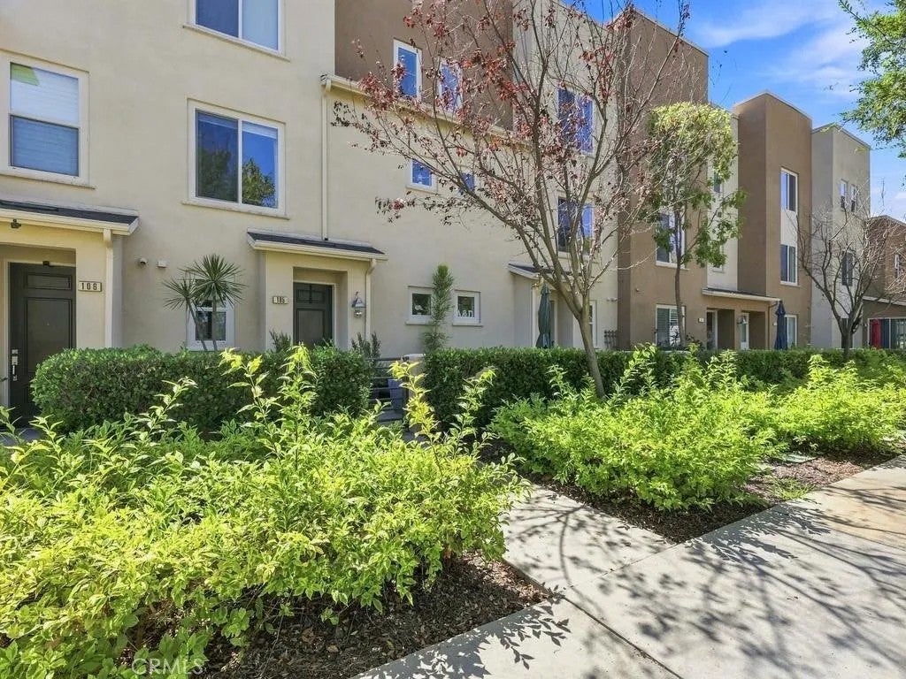 5440 Pacific Terrace 105 — photo