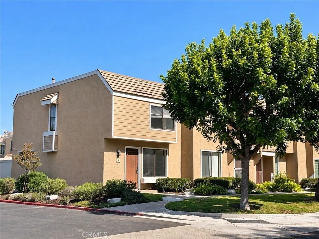 2 Greenleaf — photo
