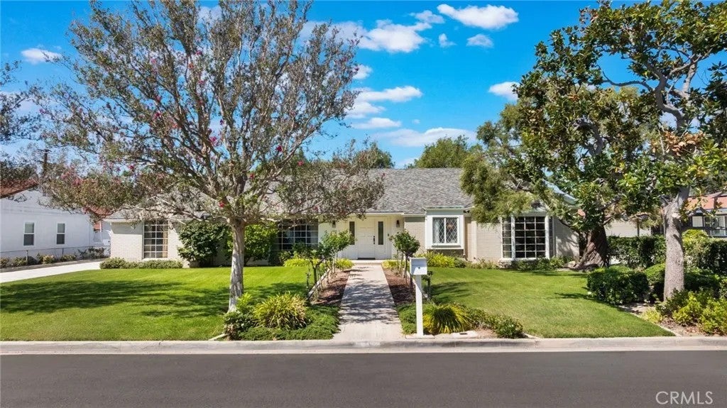 880 S Woodbury Drive — photo