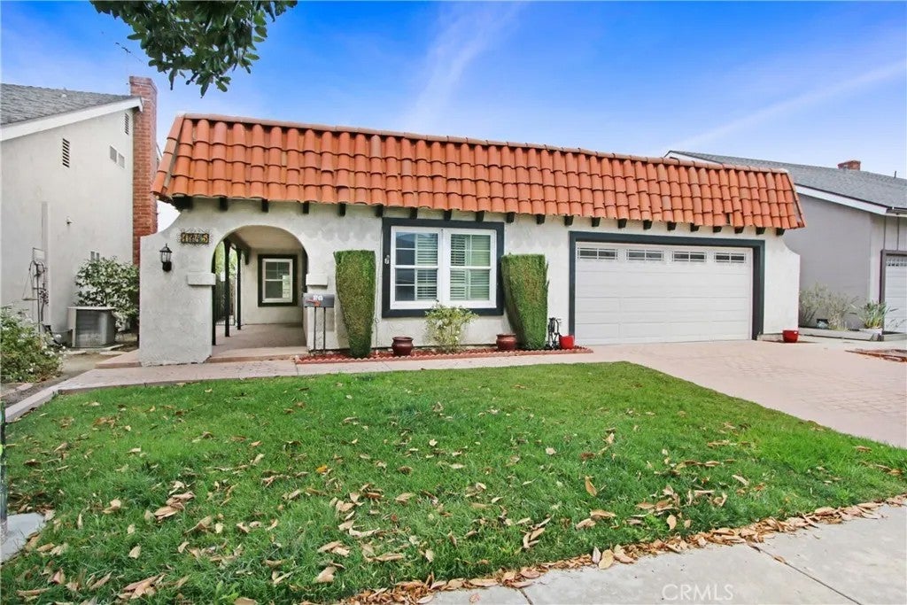1745 N Holbrook Street — photo