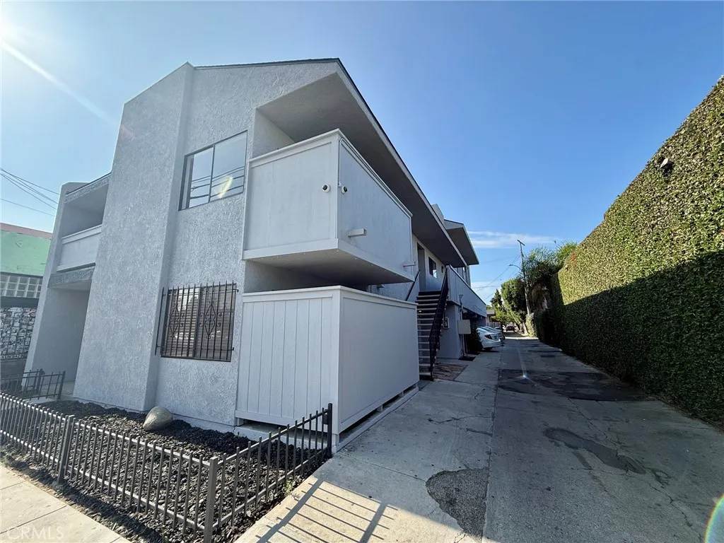 2204 E 4th #2, Long Beach, CA 90814 — photo 2