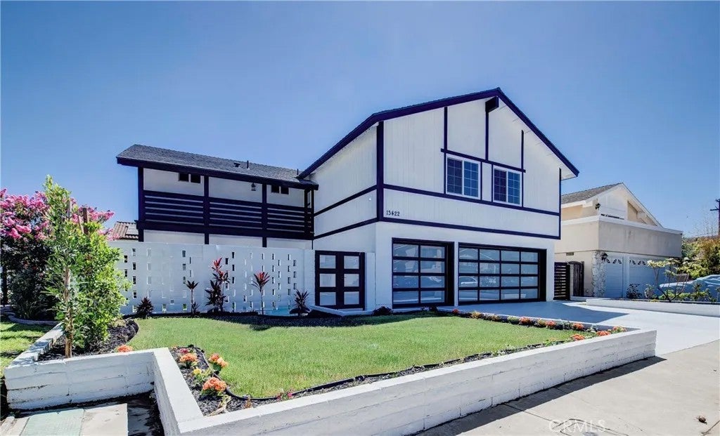 13422 Pepperdine — photo