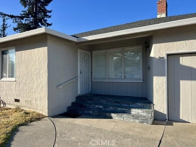 670 Olive — photo