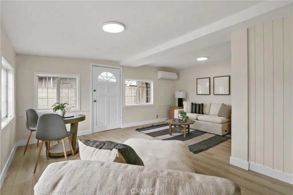 17735 E Newburgh — photo