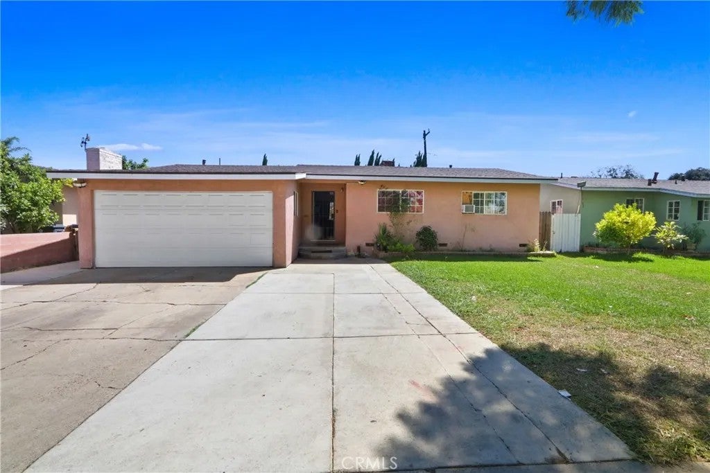 1335 S Douglas Street — photo