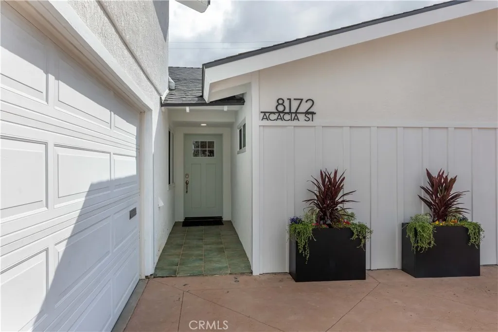8172 Acacia Street — photo