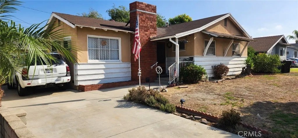 11311 Cedar — photo