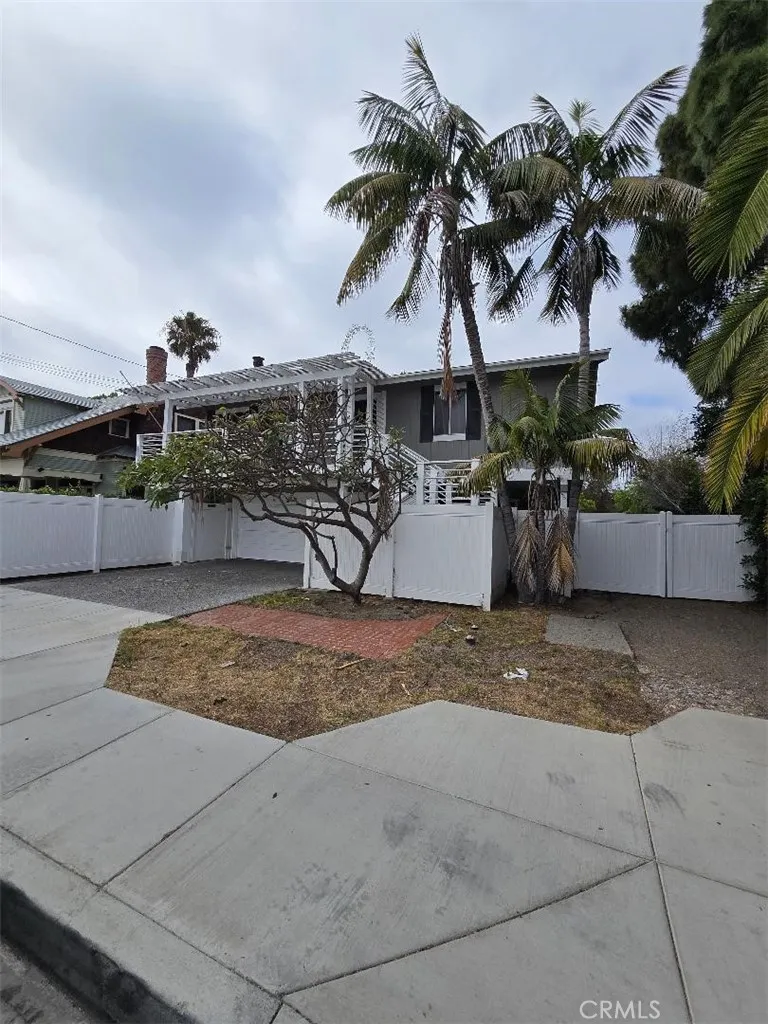 544 Bernard Street — photo