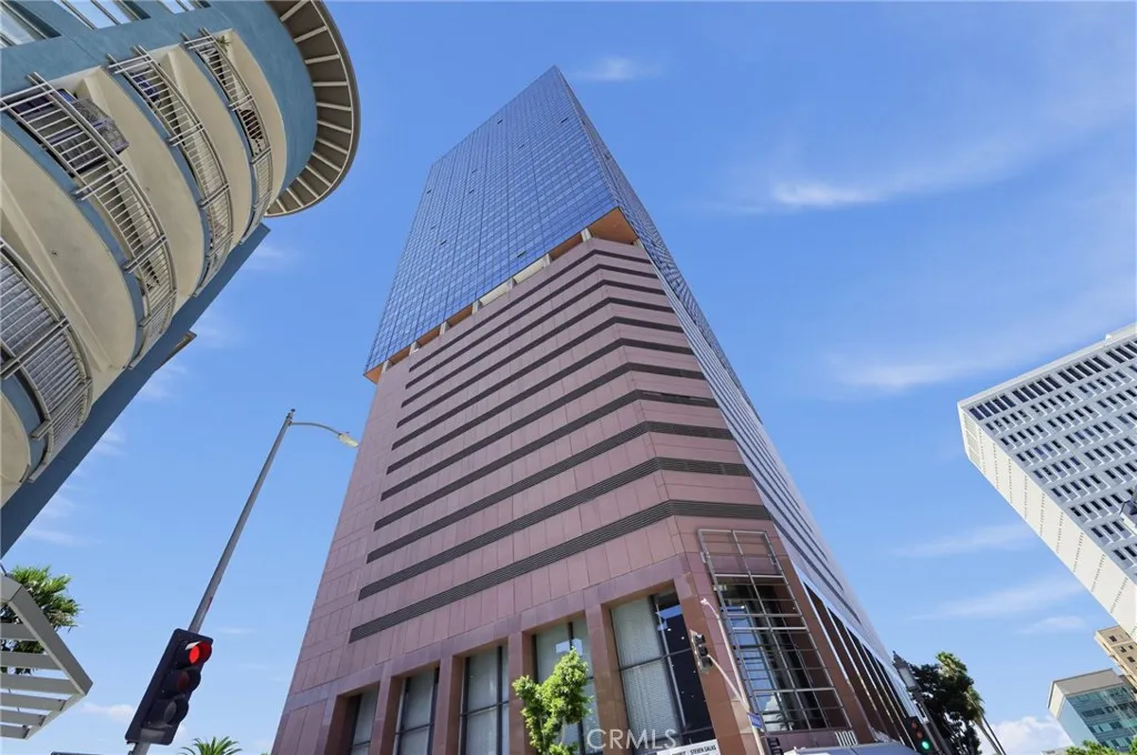 1100 Wilshire Boulevard Unit 2207 — photo