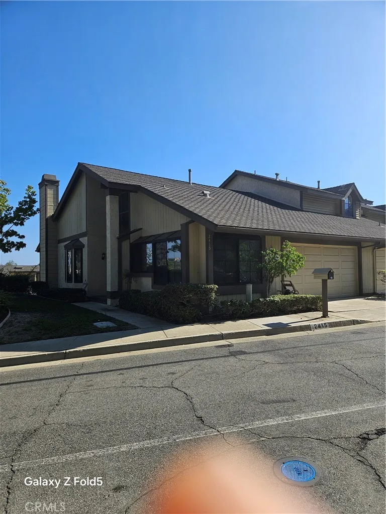 2415 Applewood Circle — photo