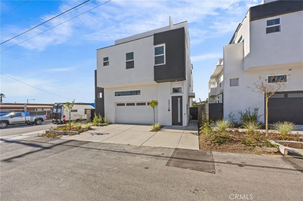3215 S El Camino Real Unit B — photo