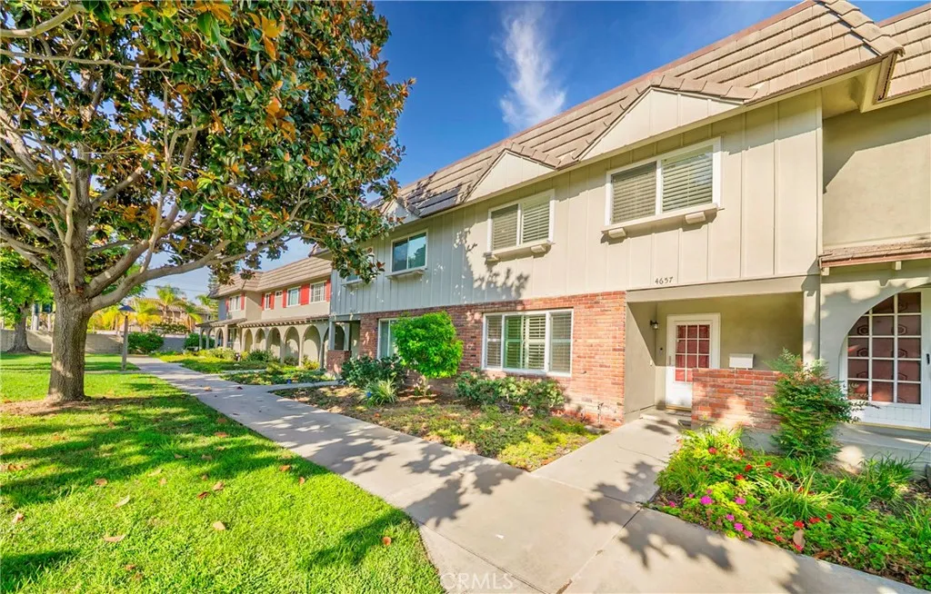 4657 Larwin, Cypress, CA 90630 — photo 2