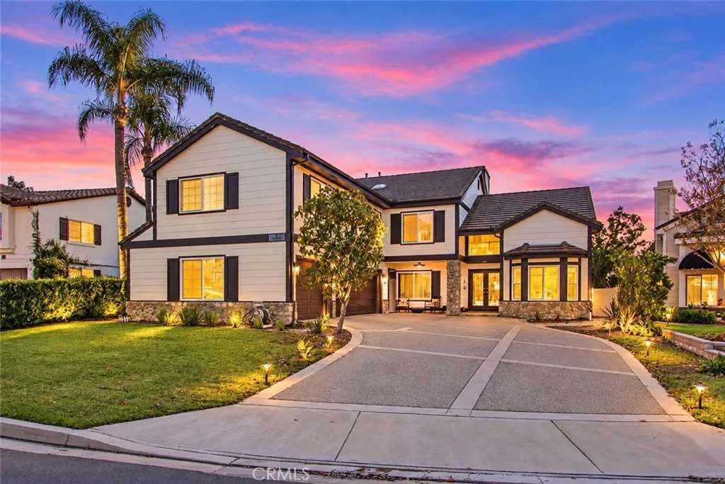 6 Mahogany — photo