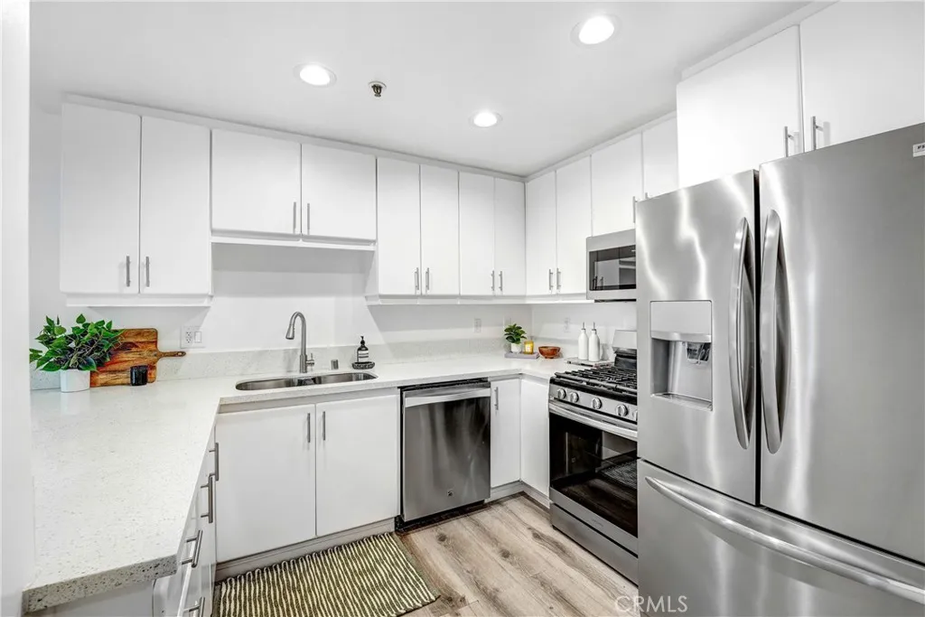335 S Sierra Madre Unit 203B — photo