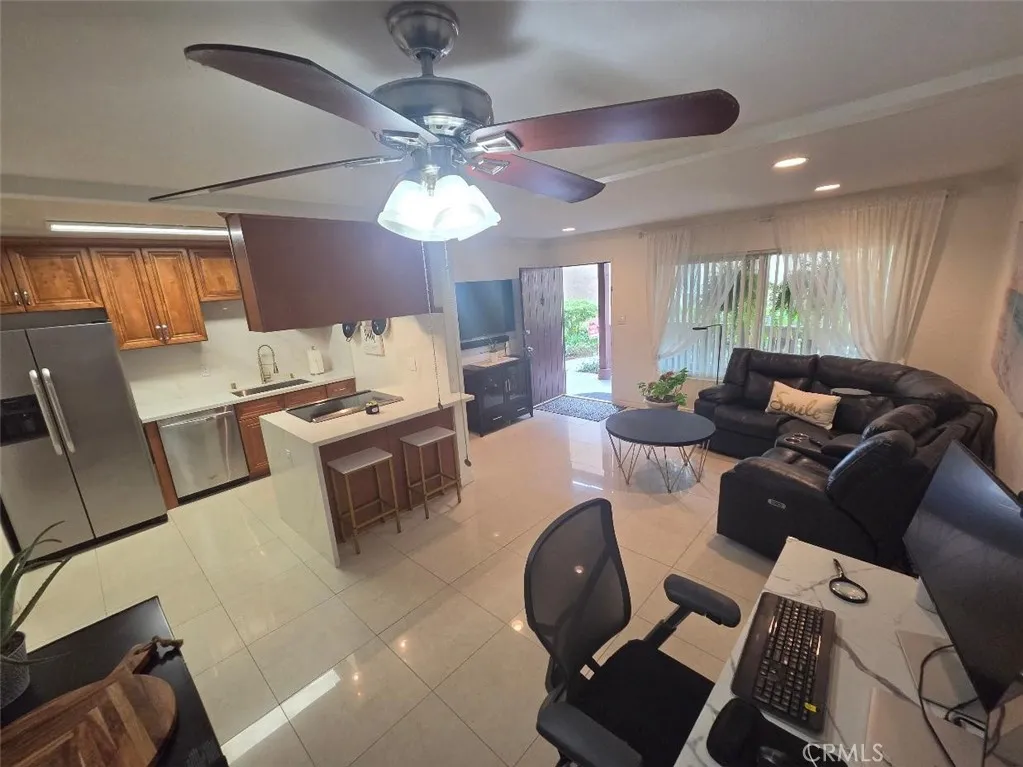 1010 W Macarthur Boulevard Unit 77 — photo