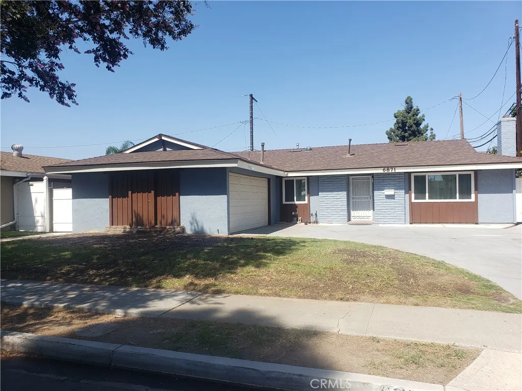 6871 Chapman — photo