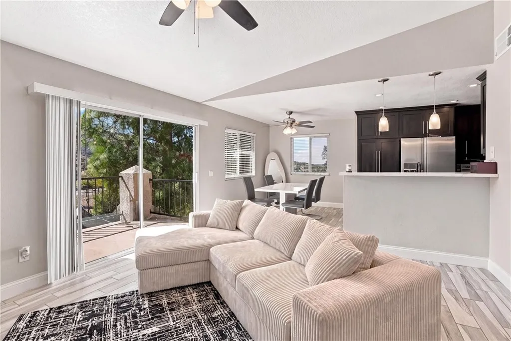 2616 Avenida Del Vista Unit B204 — photo