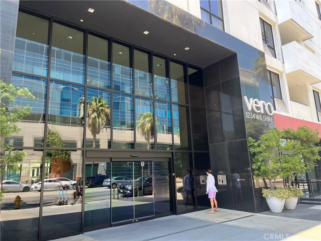 1234 Wilshire Blvd. Unit 519 — photo