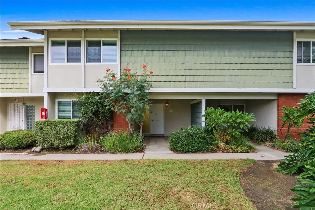 1404 N Tustin Unit P-3 — photo