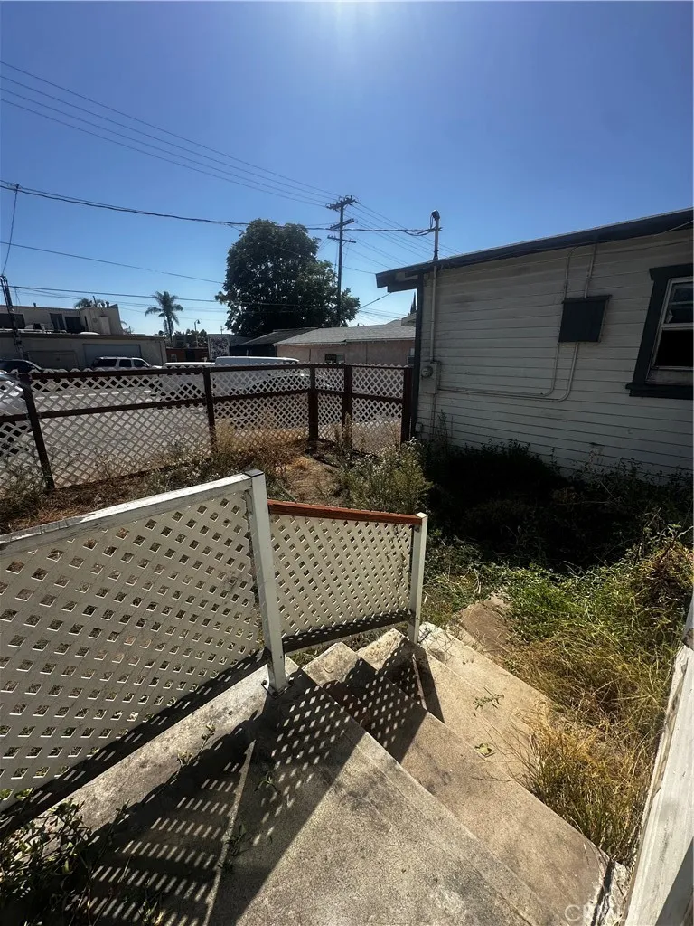 502 W Erna — photo