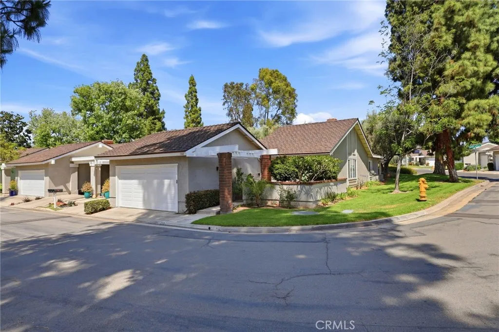 1260 Tiburon Street — photo