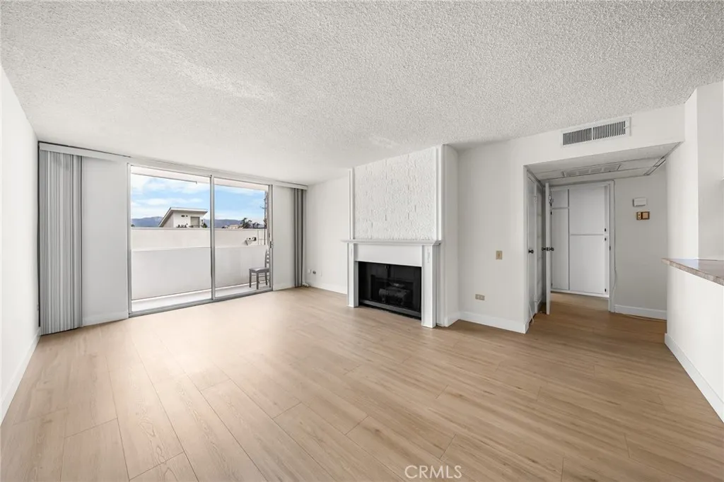 421 S La Fayette Park Place Unit 726 — photo